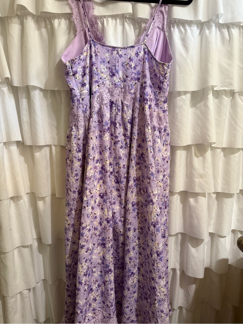 Lavender Floral Maxi Dress with Lace Trim - Picture 6 of 11